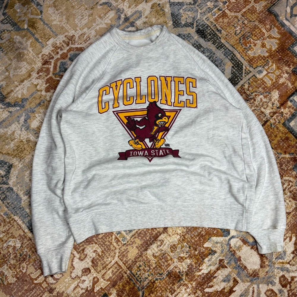 Charlie Hustle Iowa State Cyclones Graphic Crewneck Sweatshirt – Small